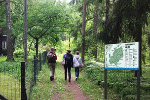 Vartiosaaren uudet opasteet. Kuva: Kaisa Pajanen. Kuvasovitus: Ari Kujala, WSP Finland Oy.