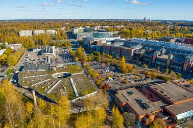Ilmakuva Itäkeskuksen Stoan ja Puhoksen alueesta.