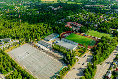 Ilmakuva liikuntapuiston kentistä.