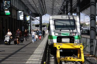 Juna Helsingin rautatieasemalla. Kuva: Aiko Lohtander, Helsingin kaupunki