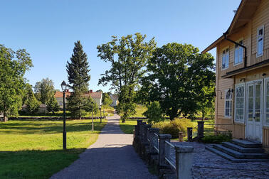 Nordsjön kartanon edusta ja piha-alue.