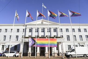 Helsingin kaupungintalon Pride-liputus viime syksynä. Kuva: Kimmo Brandt