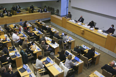 Kaupunginvaltuuston ensimmäinen läsnäkokous 13.10.2021.