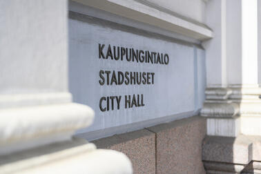 Kaupungintalon julkisivua
