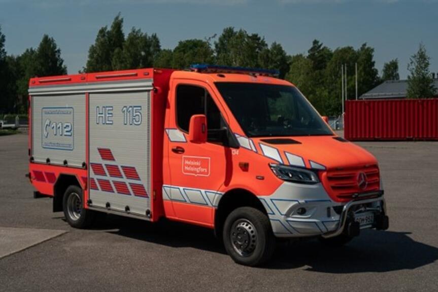 Kärkiyksikkö Malmin pelastuaseman pihassa Kärkiyksikkö Malmin pelastuaseman pihassa