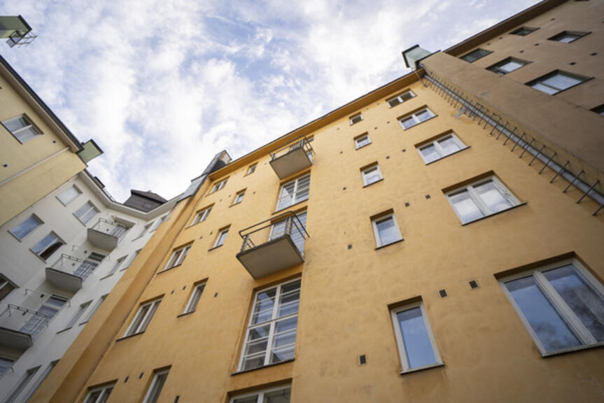 Kivelänkadulla sijaitseva taloyhtiö pienensi lämmityslaskuaan maalämmön avulla. Kuvaaja: Jussi Rekiaro Kivelänkadulla sijaitseva taloyhtiö pienensi lämmityslaskuaan maalämmön avulla. Kuvaaja: Jussi Rekiaro
