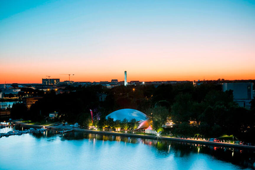 Helsingin juhlaviikkojen Huvilateltta. Helsingin juhlaviikkojen Huvilateltta.