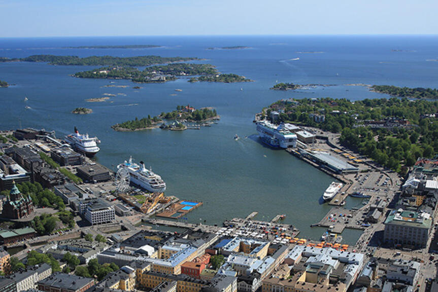 Eteläsatama ilmasta – Makasiiniranta ja Olympiaranta kuvassa oikealla. Kuva: Suomen Ilmakuva / Helsinki Marketing. Eteläsatama ilmasta – Makasiiniranta ja Olympiaranta kuvassa oikealla. Kuva: Suomen Ilmakuva / Helsinki Marketing.