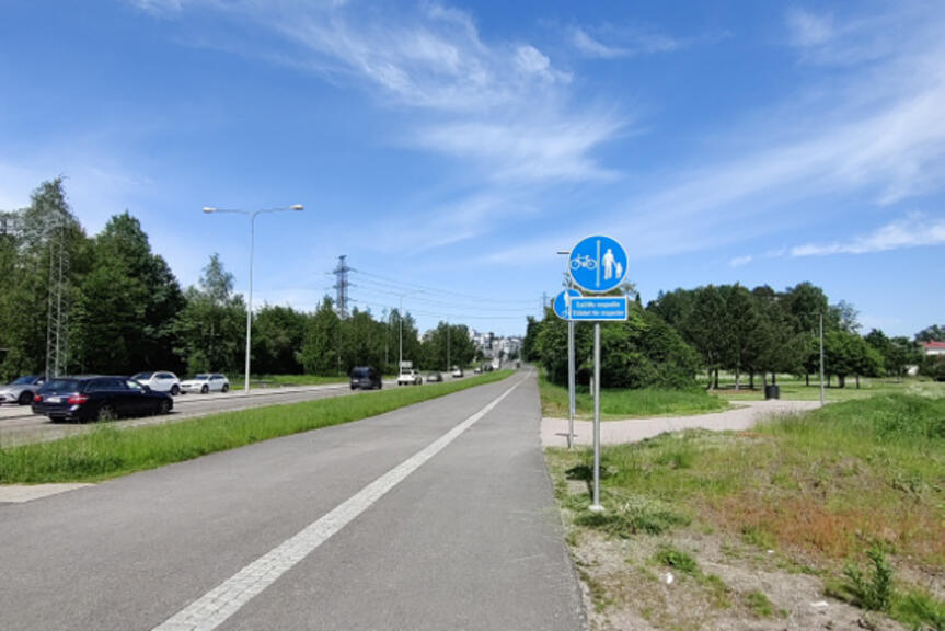 Itäväylää koilliseen Tankovainion puiston kohdalla. Kuva Laura Virkki. Itäväylää koilliseen Tankovainion puiston kohdalla. Kuva Laura Virkki.