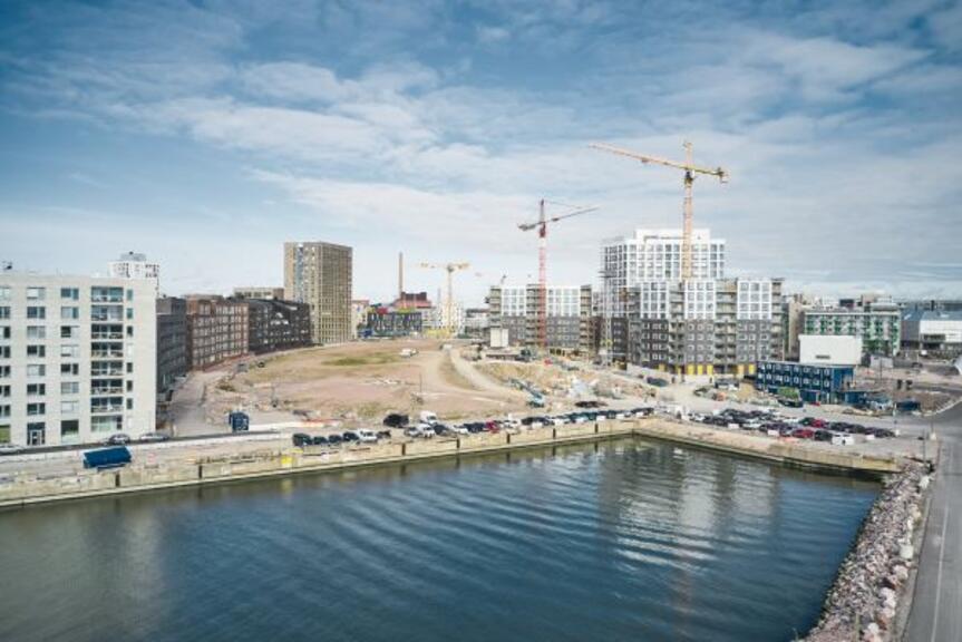 Rakentuva Jätkäsaari, taloja, nostureita Rakentuva Jätkäsaari, taloja, nostureita