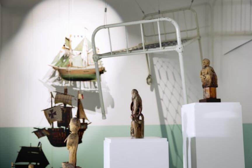 Näyttelyn lähtökohtana ja inspiraationa toimii Nikkilän mielisairaalamuseon kokoelma. Helsingin kaupungin omistama Nikkilän sairaala (1914–1999) Sipoossa oli Suomen suurin mielisairaala. Kuva: Maija Astikainen / Helsingin kaupunginmuseo Näyttelyn lähtökohtana ja inspiraationa toimii Nikkilän mielisairaalamuseon kokoelma. Helsingin kaupungin omistama Nikkilän sairaala (1914–1999) Sipoossa oli Suomen suurin mielisairaala. Kuva: Maija Astikainen / Helsingin kaupunginmuseo