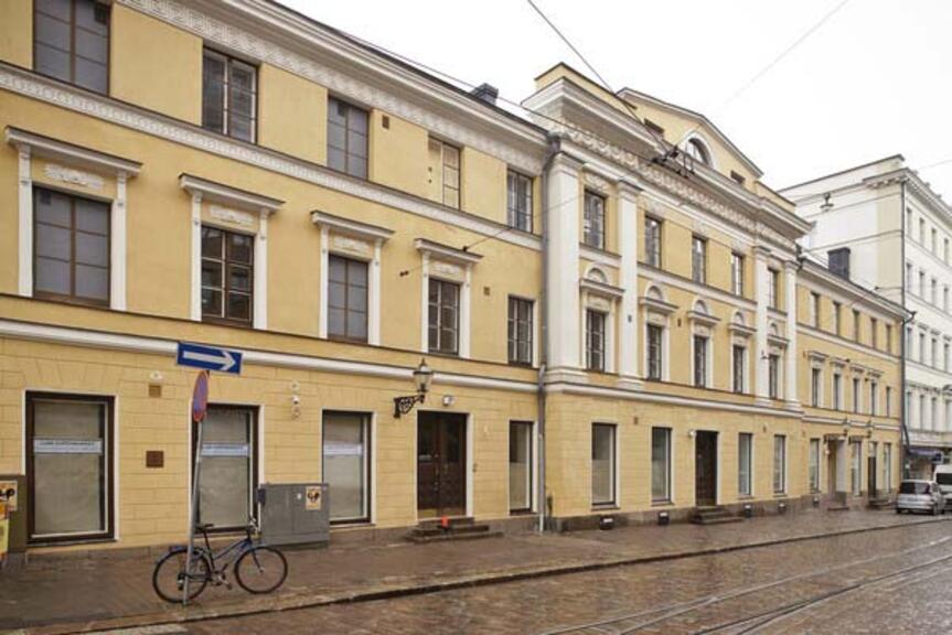 Kiseleffin talo Aleksanterinkadulla vuonna 2011. Kiseleffin talo Aleksanterinkadulla vuonna 2011.
