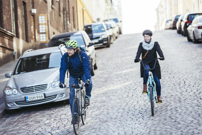 Pyöräilijöitä Helsingissä. Kuva: Jussi Hellsten Pyöräilijöitä Helsingissä. Kuva: Jussi Hellsten
