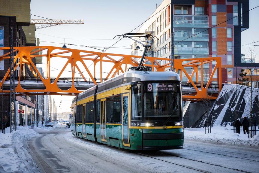 Raitiovaunu 9 liikenteessä. Raitiovaunu 9 liikenteessä.