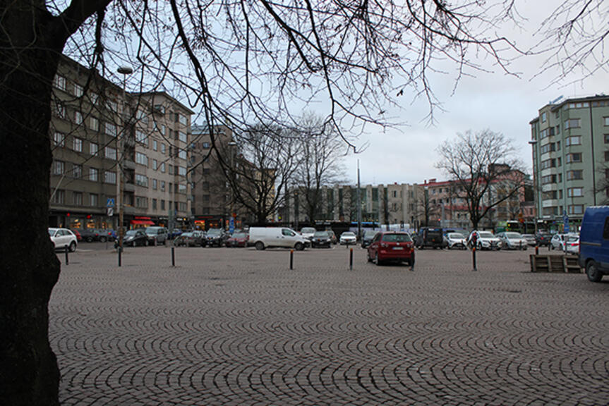 Autoja pysäköitynä Töölöntorilla. Autoja pysäköitynä Töölöntorilla.