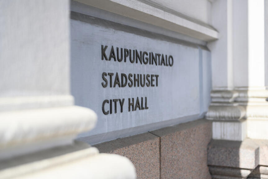 Kaupungintalon julkisivua Kaupungintalon julkisivua