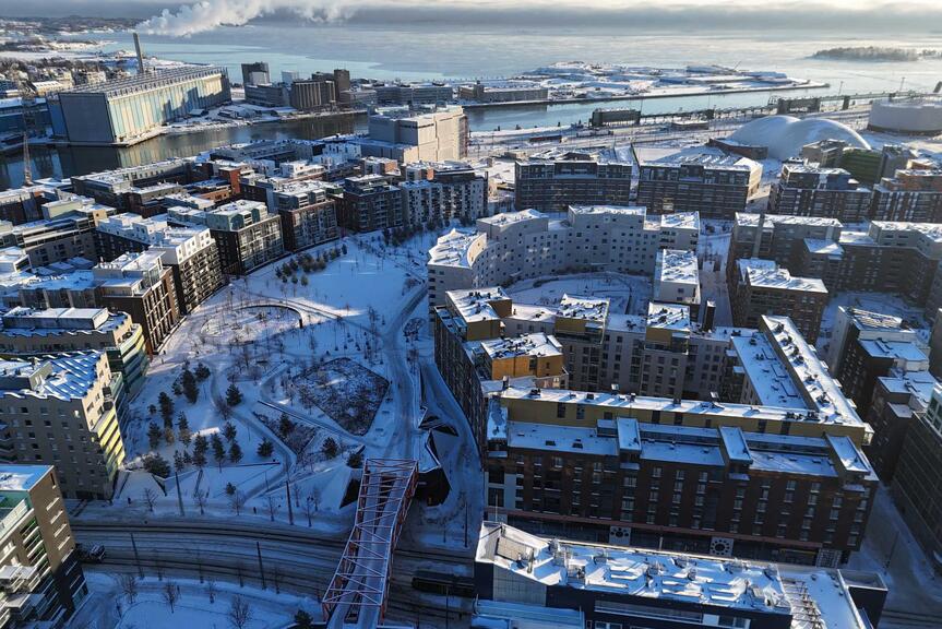 Ilmakuva talvisesta Jätkäsaaresta