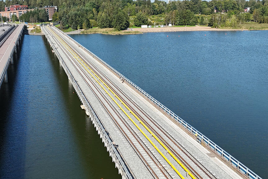 Vuosaaren metrosilta.