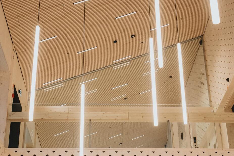 Valaisimia Talaksessa.