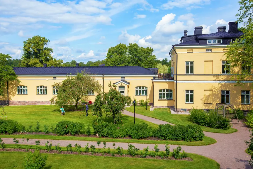 Lapinlahden sairaala kesällä