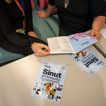 Kädet ja infolehtiset