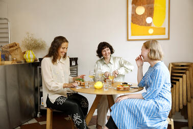 Girls in a Kallio restaurant.