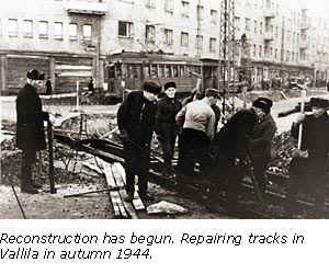 Repairing tracks in Vallila in autumn 1944.
