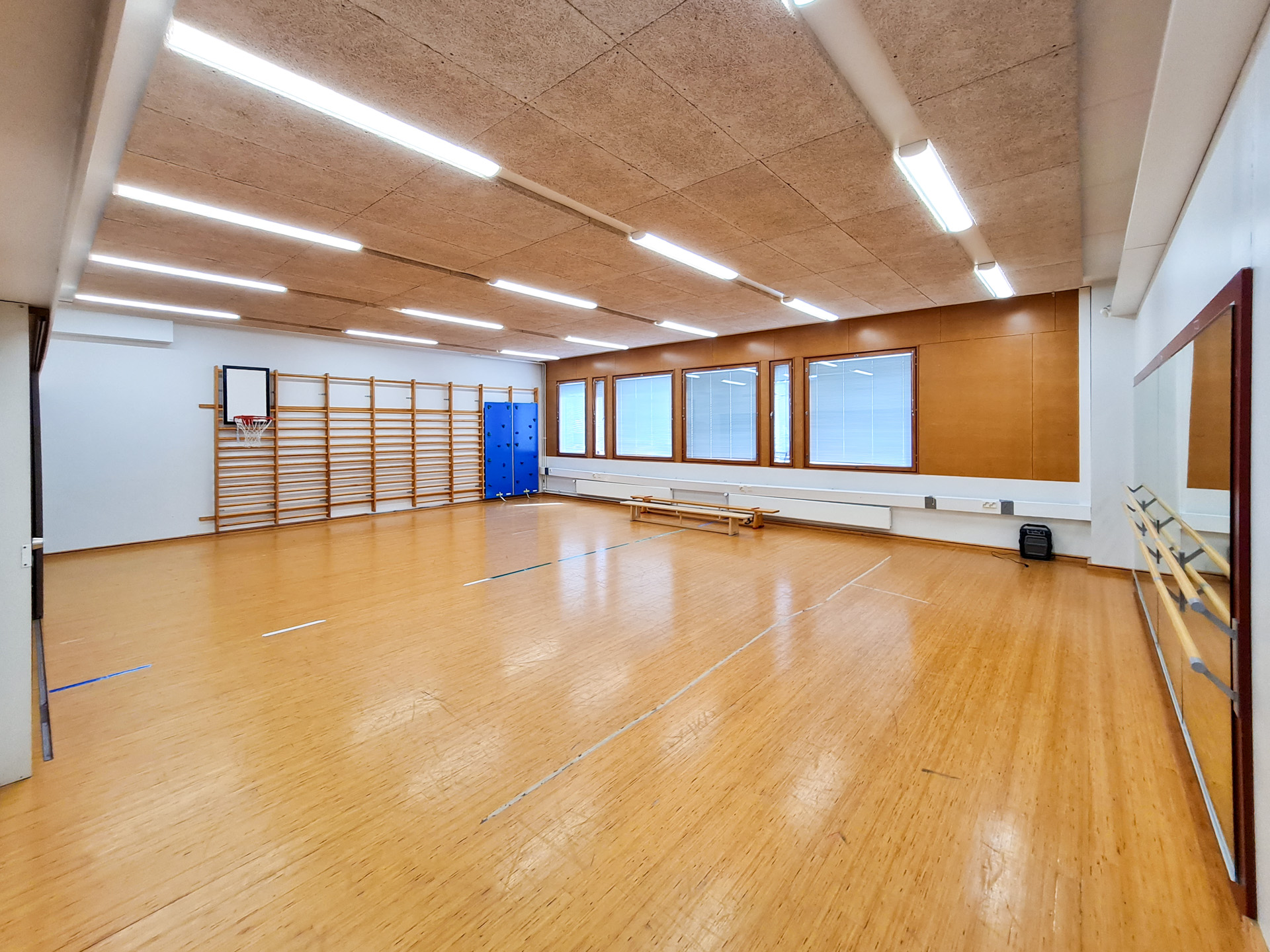 Bild av verksamhetsställetGrundskolan Hiidenkiven peruskoulu / Idrottssal