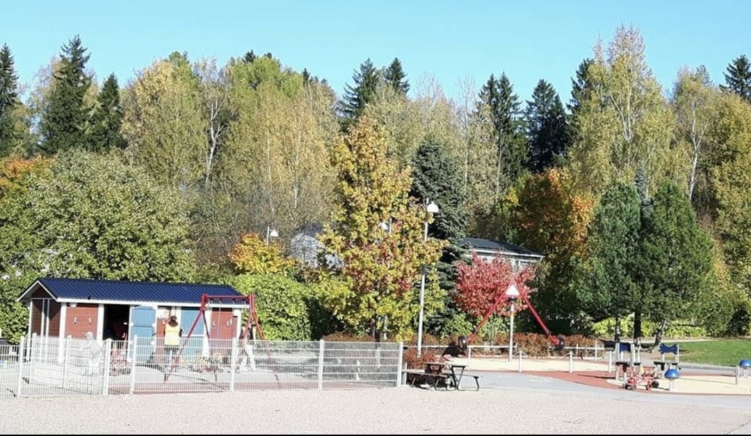 Picture of service point: Playground and family house Torpparinmäki