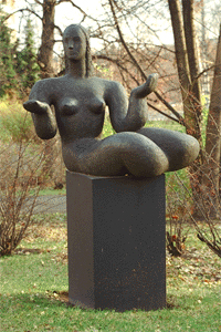 Mauno Oittinen: Istuva tyttö, 1971. Et voi käyttää kuvaa kaupallisiin tarkoituksiin. © Kuva: Helsingin taidemuseo Mauno Oittinen: Istuva tyttö, 1971. Et voi käyttää kuvaa kaupallisiin tarkoituksiin. © Kuva: Helsingin taidemuseo