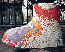 Aarne Jämsä: Kenkä / The Shoe, 1994. You may not use this photo for commercial purposes. © Photo: Helsinki Art Museum / Hanna Kukorelli