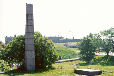 Picture of service point: "Mortuis" memorial commemorating the Vallisaari explosion of 1937