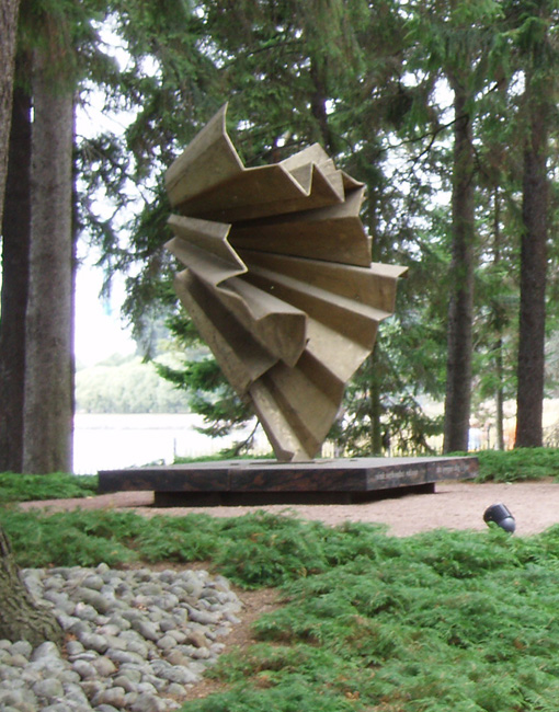 Johanna Häiväoja: Sinä verhoudut valoon, 2002. Et voi käyttää kuvaa kaupallisiin tarkoituksiin. © Kuva: Helsingin taidemuseo Johanna Häiväoja: Sinä verhoudut valoon, 2002. Et voi käyttää kuvaa kaupallisiin tarkoituksiin. © Kuva: Helsingin taidemuseo
