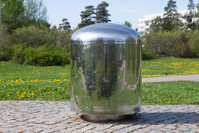 Gun Holmström: Omfalominen, 2006. Du får inte använda foto i kommersiellt syfte. © Foto: Helsingfors konstmuseum / Hanna Kukorelli Gun Holmström: Omfalominen, 2006. Du får inte använda foto i kommersiellt syfte. © Foto: Helsingfors konstmuseum / Hanna Kukorelli