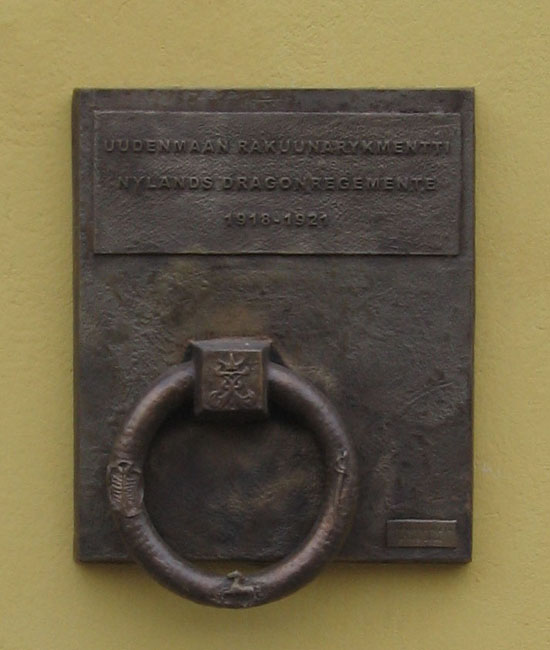 Picture of service point: Rakuuna-reliefi / Commemorative relief for the Dragoon Regiment