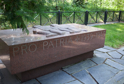 Picture of service point: Pitäjänmäen sankarihautamuistomerkki / Pitäjänmäki Soldiers' Memorial