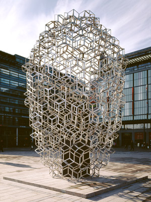 Eva Löfdahl: Entrepreneurs Monument, 2006. You may not use this photo for commercial purposes. © Photo: Helsinki Art Museum / Yehia Eweis Eva Löfdahl: Entrepreneurs Monument, 2006. You may not use this photo for commercial purposes. © Photo: Helsinki Art Museum / Yehia Eweis