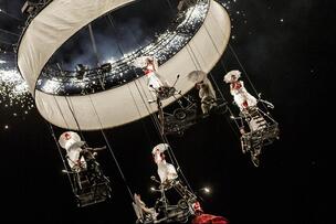 Akrobatikteaterverket Pedaleando Hacia El Cielo – ”Trampande mot himlen”.